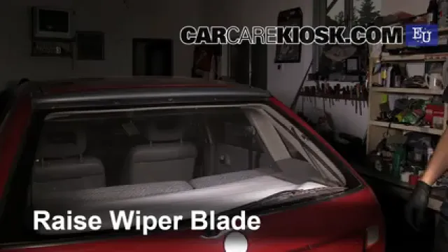 1993 Opel Astra F 1.4L 4 Cyl. Balais essuie-glace arrière Changer les balais des essuie-glace